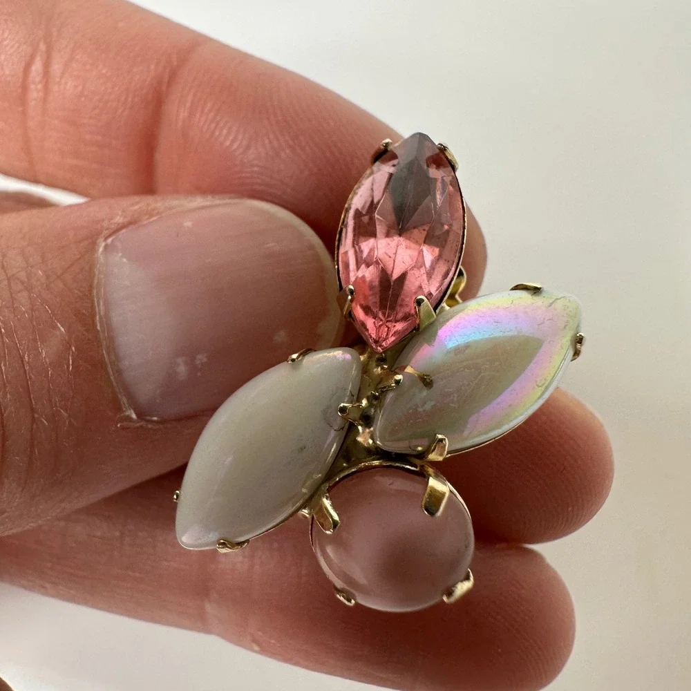 Vintage Pink‎ Iridescent Rhinestone Cluster Gold Tone Clip On Earrings Marquise